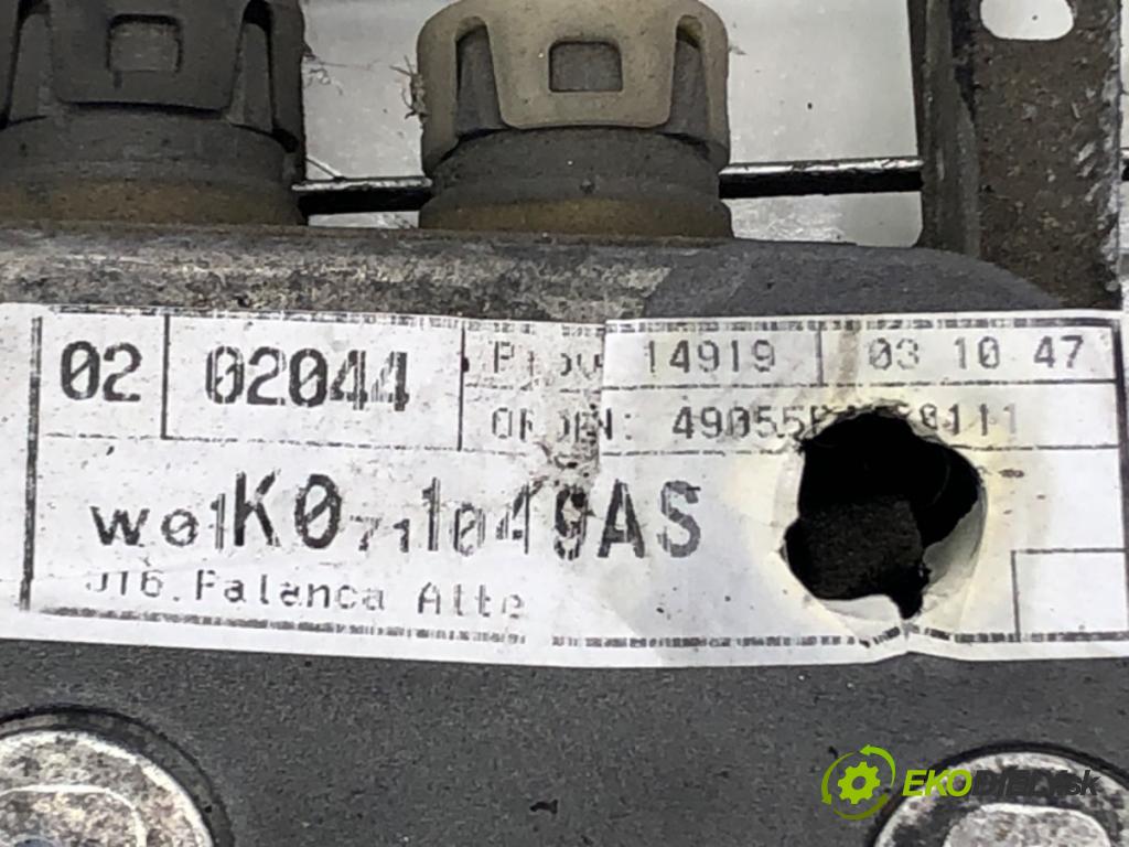 SEAT ALTEA (5P1) 2004 - 2022    1.9 TDI 77 kW [105 KM] olej napędowy 2004 - 2022  Kulisa 1K0711049AS (Rýchlostné páky / kulisy)