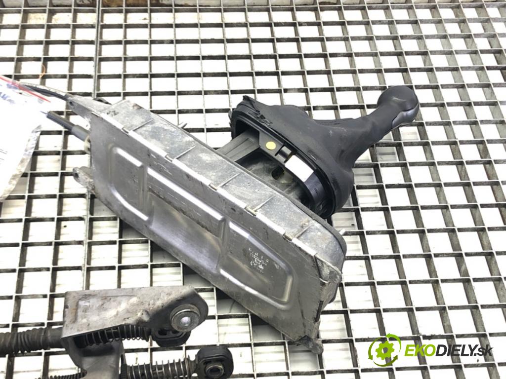 SEAT ALTEA (5P1) 2004 - 2022    1.9 TDI 77 kW [105 KM] olej napędowy 2004 - 2022  Kulisa 1K0711049AS (Rýchlostné páky / kulisy)