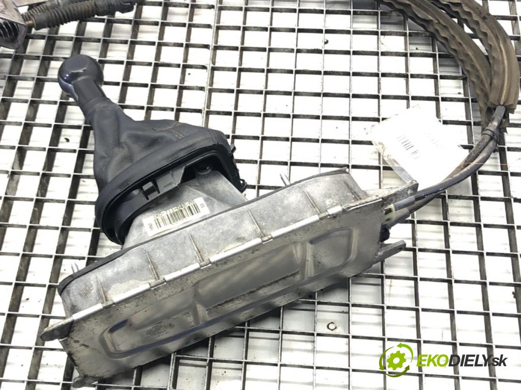 SEAT ALTEA (5P1) 2004 - 2022    1.9 TDI 77 kW [105 KM] olej napędowy 2004 - 2022  Kulisa 1K0711049AS (Rýchlostné páky / kulisy)