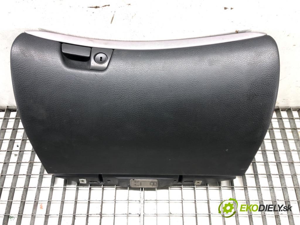 VOLVO V70 II (285) 1999 - 2008    2.4 T AWD 147 kW [200 KM] benzyna 2001 - 2002  Priehradka, kastlík spolujazdca  (Priehradky, kastlíky)