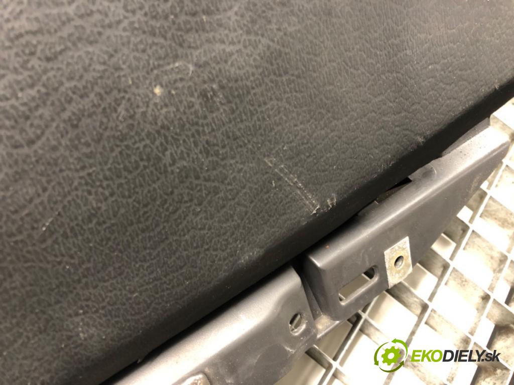 VOLVO V70 II (285) 1999 - 2008    2.4 T AWD 147 kW [200 KM] benzyna 2001 - 2002  Priehradka, kastlík spolujazdca  (Priehradky, kastlíky)