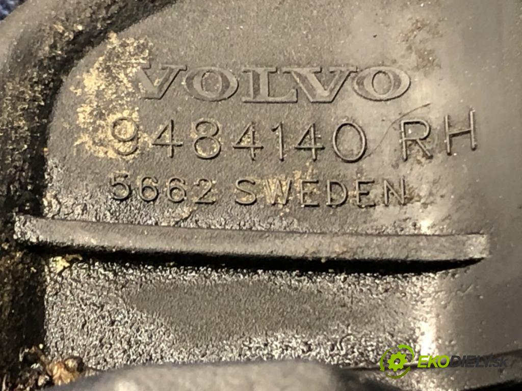 VOLVO V70 II (285) 1999 - 2008    2.4 T AWD 147 kW [200 KM] benzyna 2001 - 2002  zábradlí: STŘECHA 