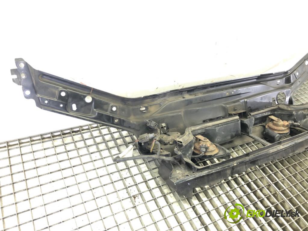 VOLVO V70 II (285) 1999 - 2008    2.4 T AWD 147 kW [200 KM] benzyna 2001 - 2002  držák přední část  (Výztuhy přední)