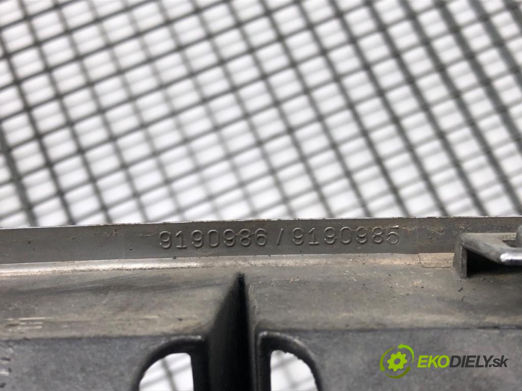 VOLVO XC70 CROSS COUNTRY I (295) 1997 - 2007    ---  mřížka maska 9190986 (Mřížky (masky) chladičů)