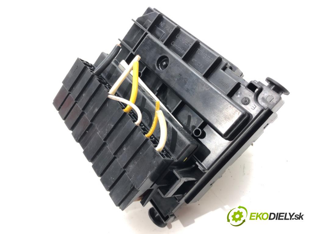 PEUGEOT 207 (WA_, WC_) 2006 - 2015    1.4 HDi 50 kW [68 KM] olej napędowy 2006 - 2015  Modul BSM 9661086980 (Ostatné)