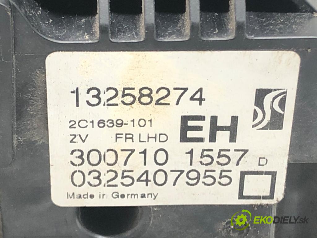 OPEL CORSA D (S07) 2006 - 2014    1.4 (L08, L68) 74 kW [100 KM] benzyna 2009 - 2014  zámok dveře pravý přední část 13258274