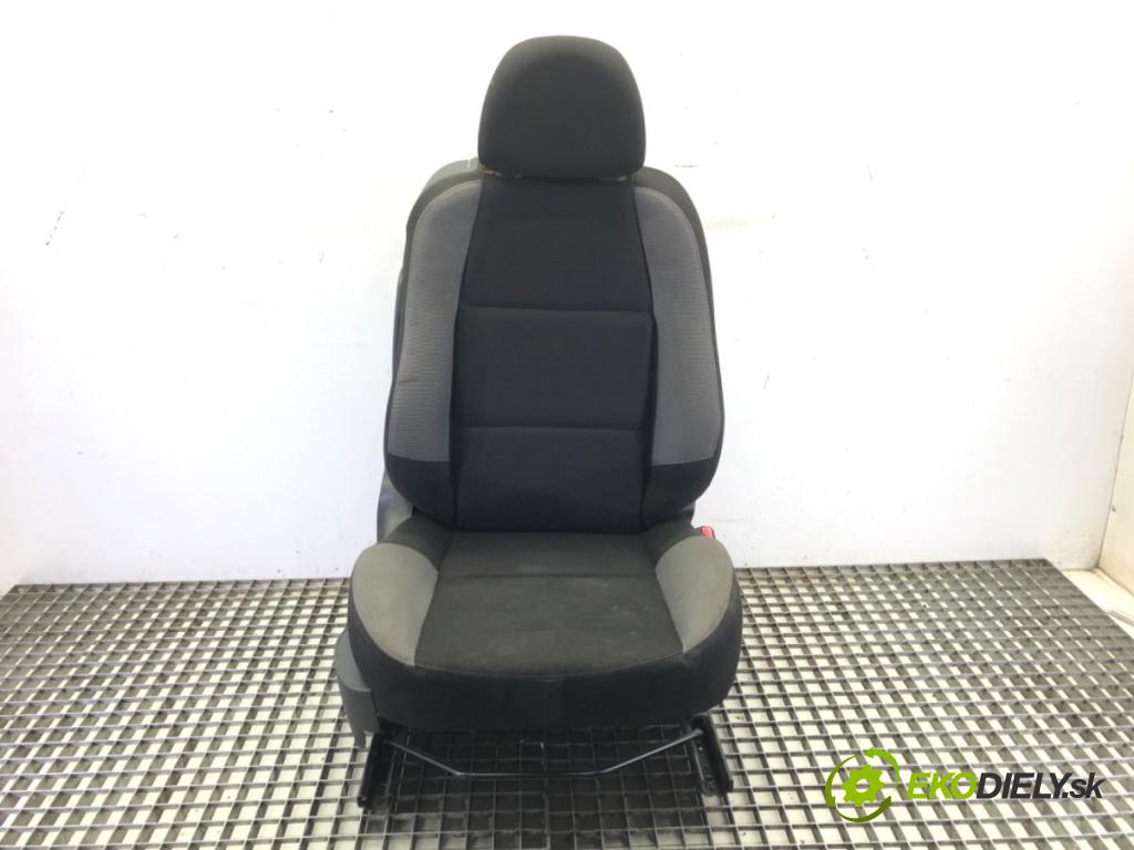 PEUGEOT 207 (WA_, WC_) 2006 - 2015    1.4 54 kW [73 KM] benzyna 2006 - 2013  Sedadlo pravy predný 
