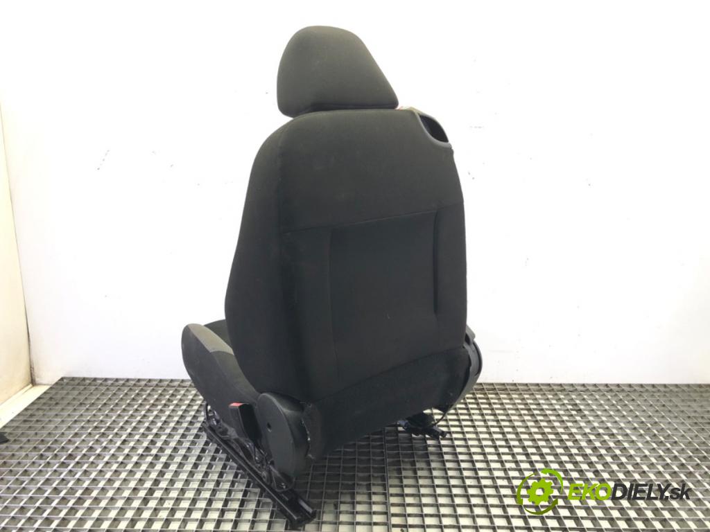 PEUGEOT 207 (WA_, WC_) 2006 - 2015    1.4 54 kW [73 KM] benzyna 2006 - 2013  Sedadlo pravy predný