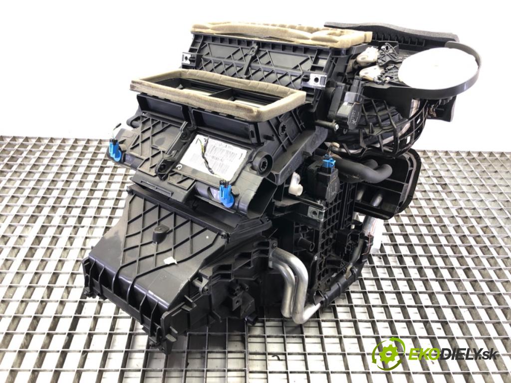 FORD FOCUS III Turnier 2010 - 2022    1.6 Ti 92 kW [125 KM] benzyna 2010 - 2022  Výhrevné teleso, radiátor kúrenia komplet KOMBAJN BV6N-19B555-NE (Radiátory kúrenia)