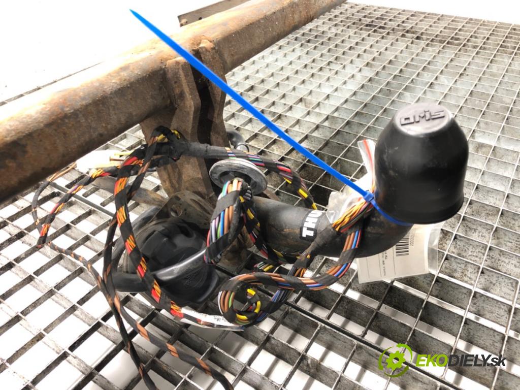 VW GOLF VI Variant (AJ5) 2009 - 2014    1.2 TSI 77 kW [105 KM] benzyna 2009 - 2013  Hák tažné zařízení