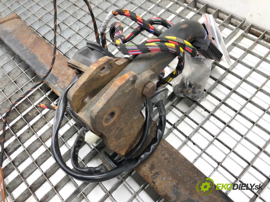 VW GOLF VI Variant (AJ5) 2009 - 2014    1.2 TSI 77 kW [105 KM] benzyna 2009 - 2013  Hák tažné zařízení