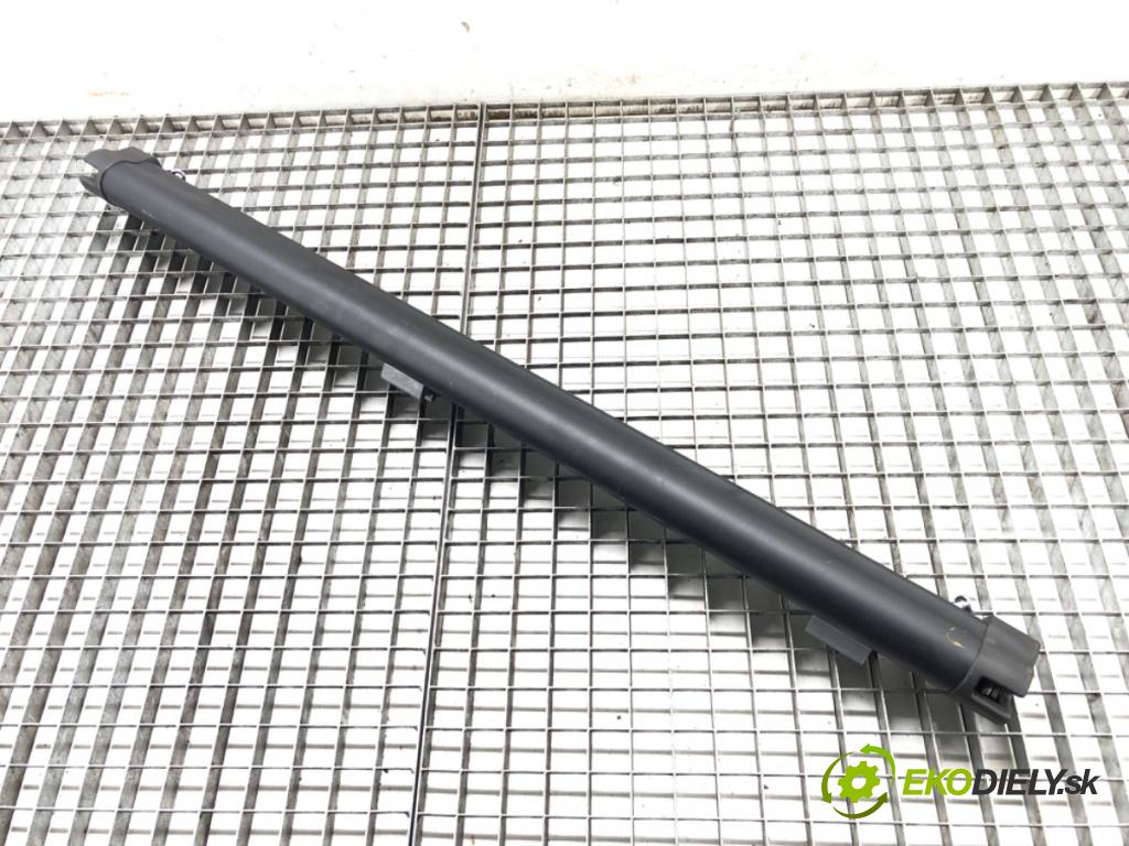 VW GOLF VI Variant (AJ5) 2009 - 2014    1.2 TSI 77 kW [105 KM] benzyna 2009 - 2013  Roleta sieťka  (Ostatné)