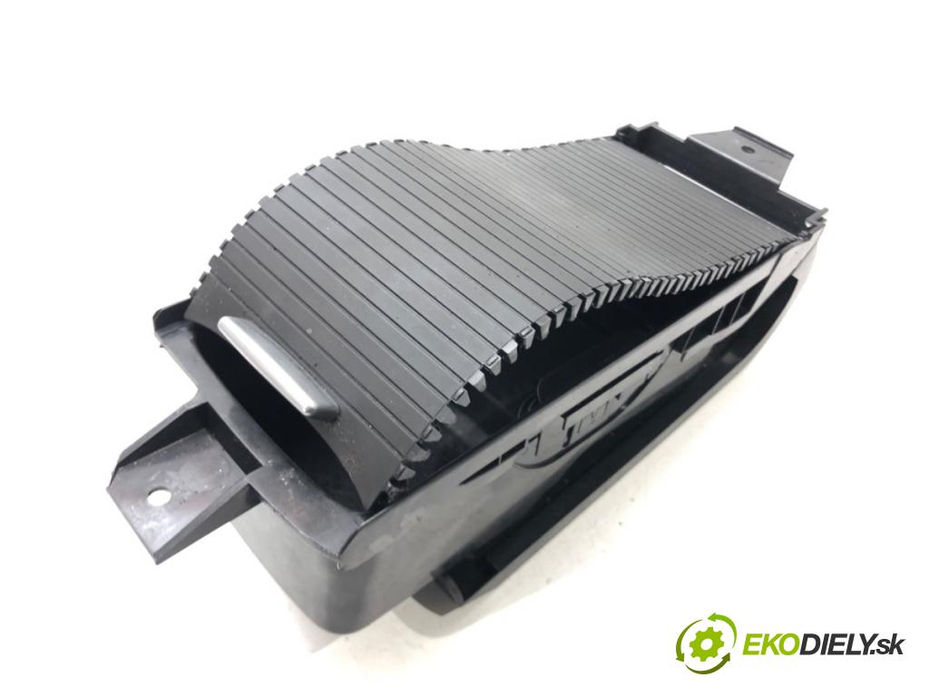 VW GOLF VI Variant (AJ5) 2009 - 2014    1.2 TSI 77 kW [105 KM] benzyna 2009 - 2013  Držiak na nápoje CUP: DRŽITEĽ: 1K0862531A