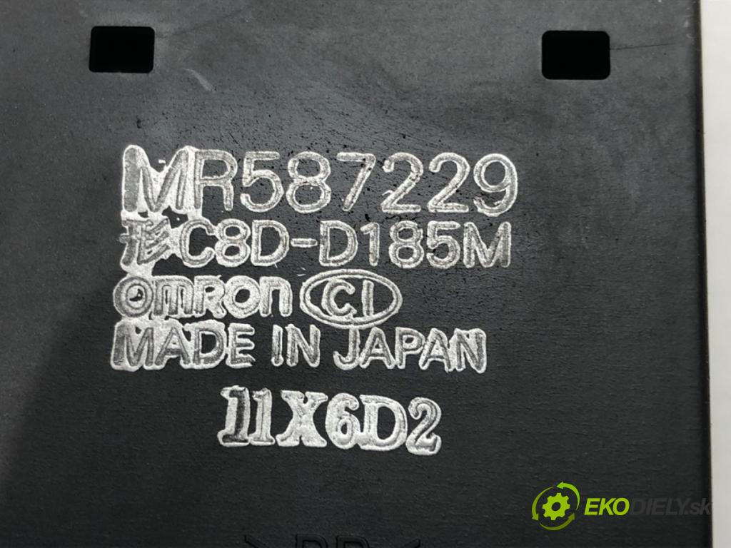 MITSUBISHI OUTLANDER I (CU_W) 2001 - 2008    2.4 HDD Mivec (CU5W) 118 kW [160 KM] benzyna 2001   Prepínač okien MR587229 (Prepínače, spínače, tlačidlá a ovládače kúrenia)