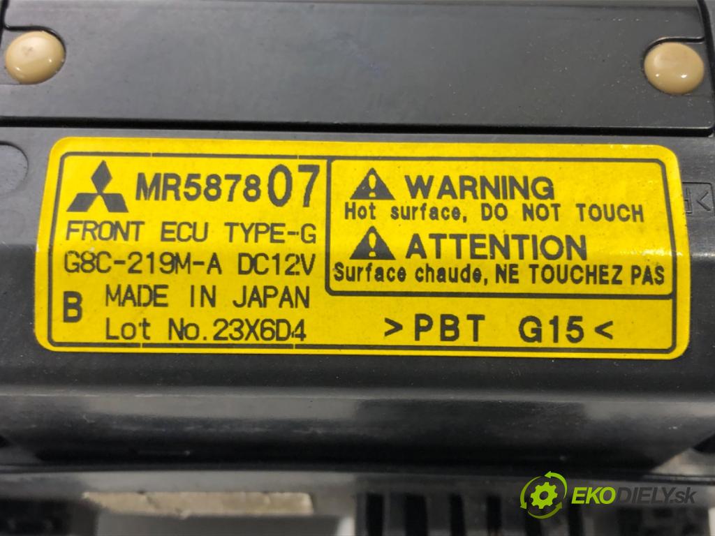 MITSUBISHI OUTLANDER I (CU_W) 2001 - 2008    2.4 HDD Mivec (CU5W) 118 kW [160 KM] benzyna 2001   skříňka poistková MR587807 (Pojistkové skříňky)