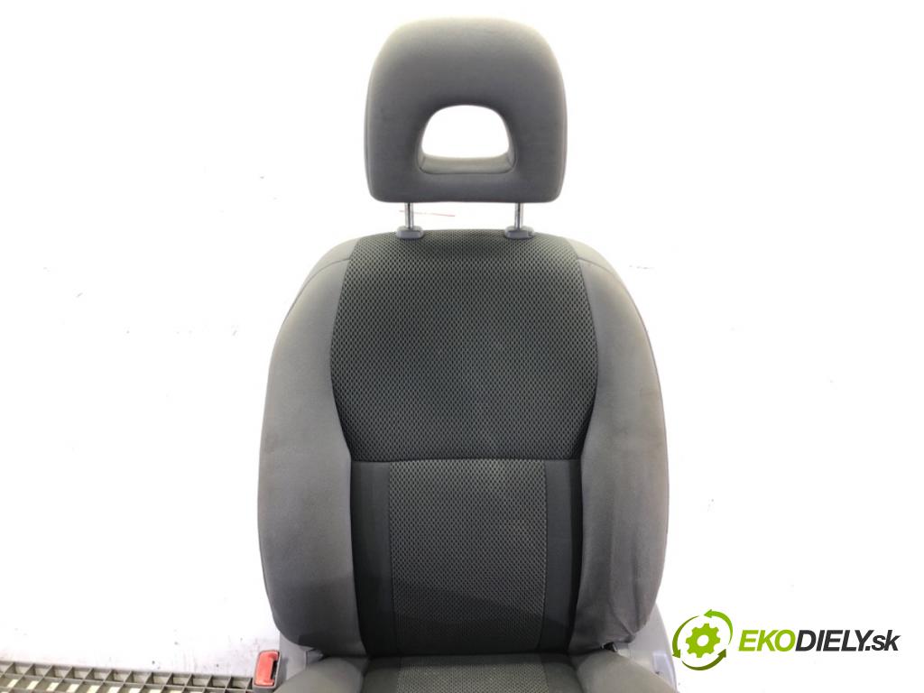 TOYOTA RAV 4 II (_A2_) 2000 - 2005    2.0 4WD (ACA21, ACA20) 110 kW [150 KM] benzyna 200  Sedadlo ľavy predný