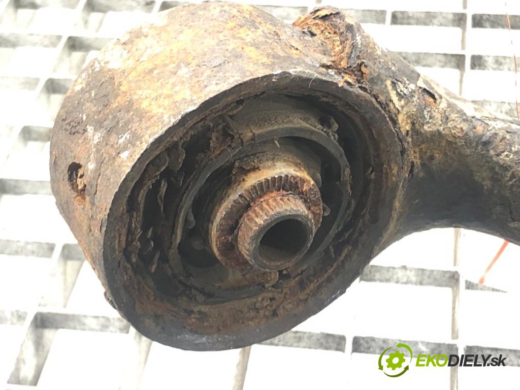 TOYOTA RAV 4 II (_A2_) 2000 - 2005    2.0 4WD (ACA21, ACA20) 110 kW [150 KM] benzyna 200  náboj zad ľavá strana náboj