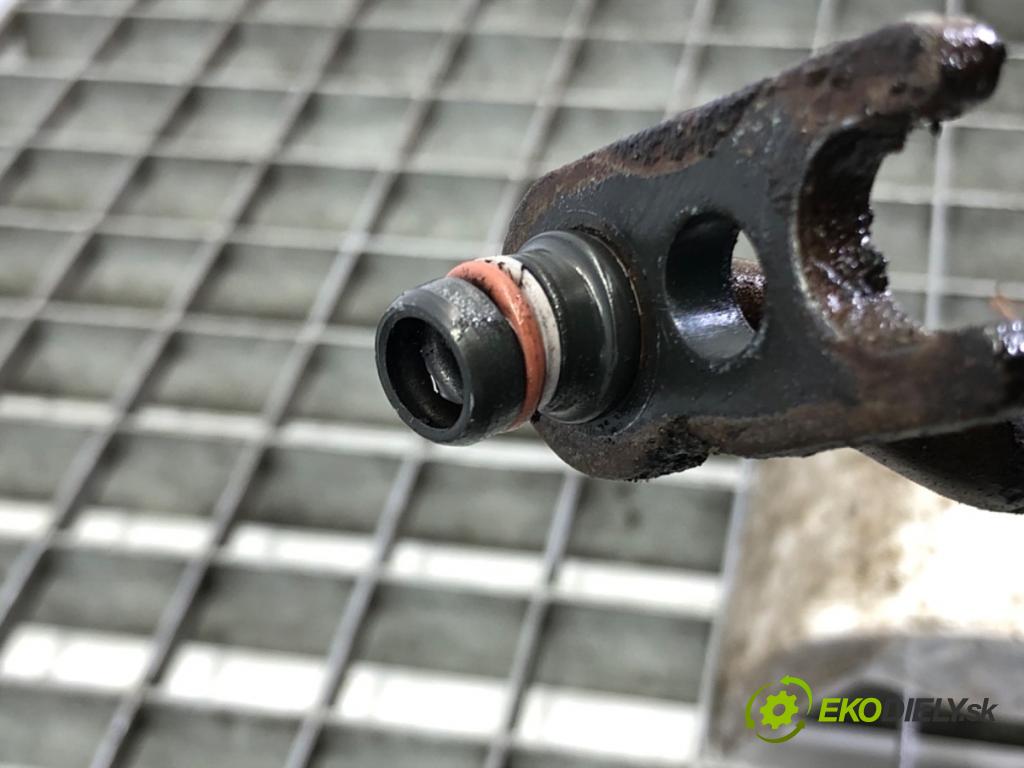 PEUGEOT 206 liftback (2A/C) 1998 - 2012    1.1 i 44 kW [60 KM] benzyna 1998 - 2007  hadica servočerpadlo  (Rúrky, hadice servočerpadla)