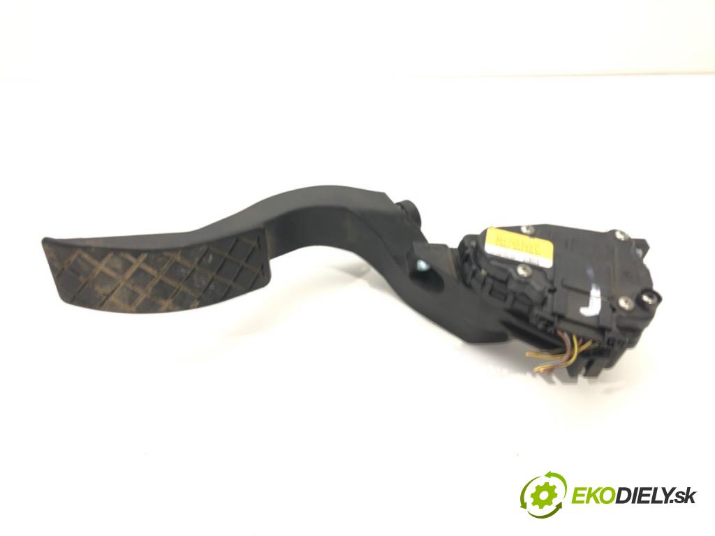 AUDI A4 B6 Avant (8E5) 2000 - 2005    3.0 162 kW [220 KM] benzyna 2001 - 2004  Potenciometer plynového pedálu 8EI723523C (Pedále)