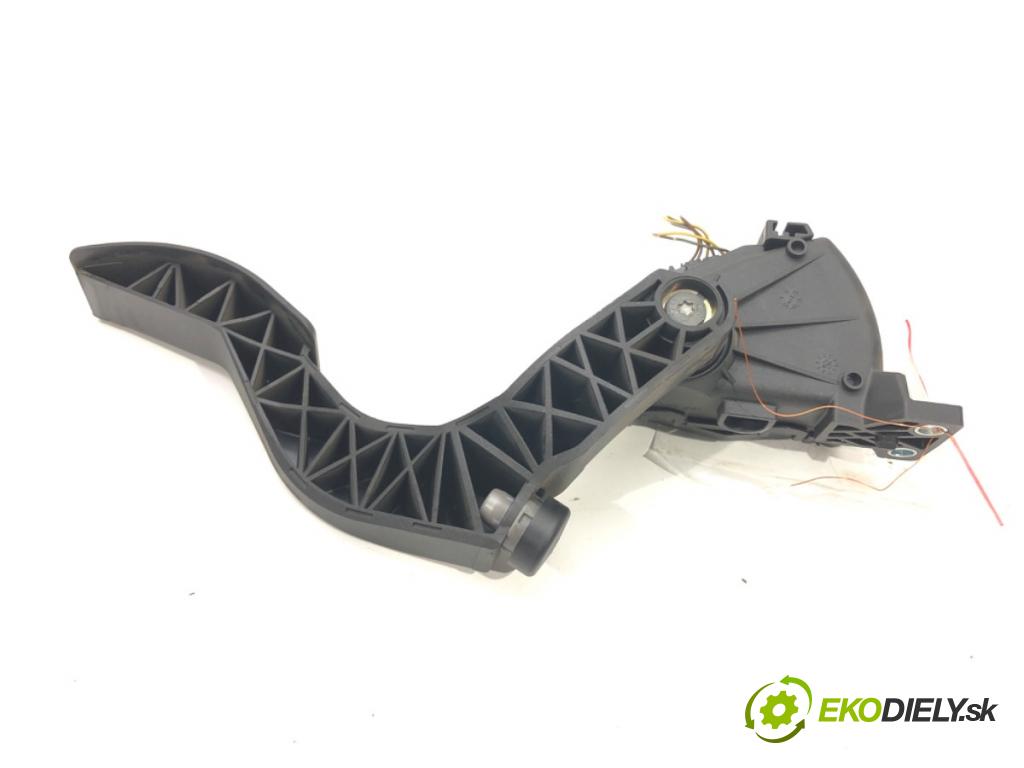 AUDI A4 B6 Avant (8E5) 2000 - 2005    3.0 162 kW [220 KM] benzyna 2001 - 2004  Potenciometer plynového pedálu 8EI723523C (Pedále)