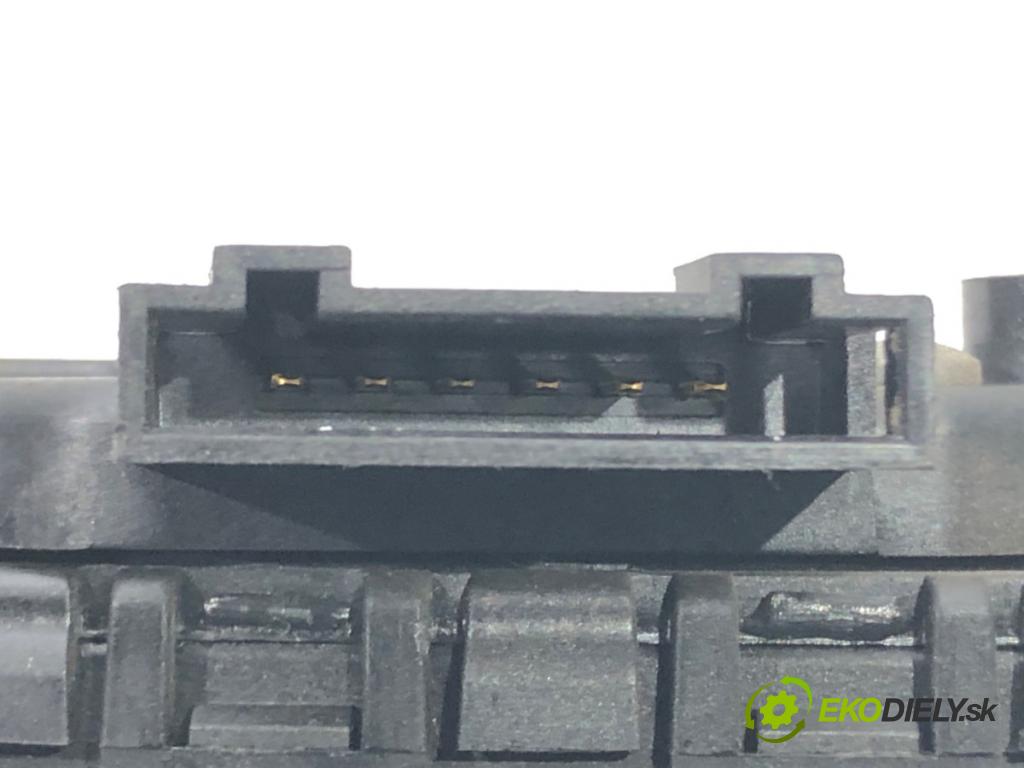 AUDI A4 B6 Avant (8E5) 2000 - 2005    3.0 162 kW [220 KM] benzyna 2001 - 2004  Potenciometer plynového pedálu 8EI723523C (Pedále)