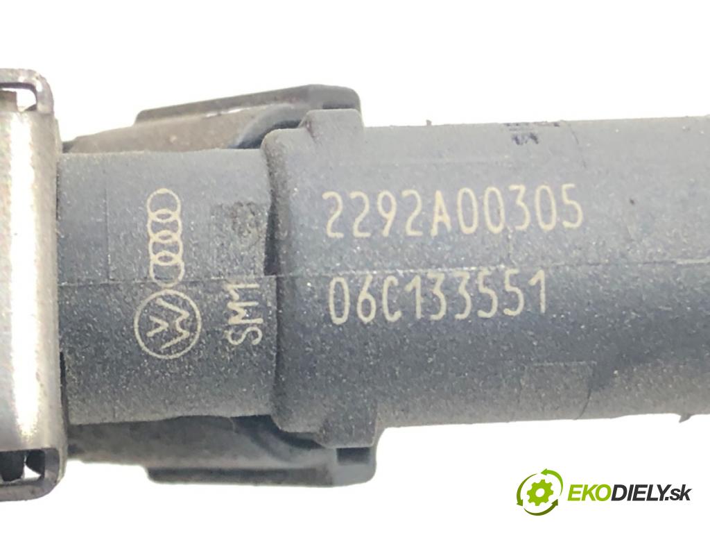 AUDI A4 B6 Avant (8E5) 2000 - 2005    3.0 162 kW [220 KM] benzyna 2001 - 2004  Lišta vstrekovacia 06C133551 (Vstrekovacie lišty)