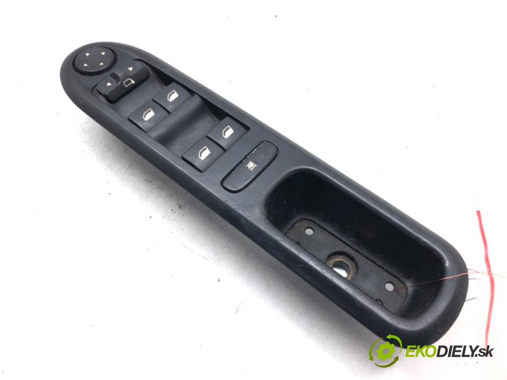 PEUGEOT 407 (6D_) 2004 - 2011    2.0 HDi 135 (6DRHRH, 6DRHRE, 6DRHRG, 6DRHRJ) 100 k  Prepínač okien 53269704 (Prepínače, spínače, tlačidlá a ovládače kúrenia)