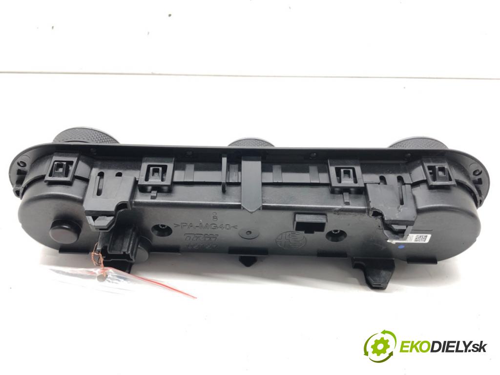 ALFA ROMEO GIULIA sedan 2021 206 kW 2.0 Veloce (952ACA25) 1995 Panel ovládaní topení 01561506110 (Páčky pod volantem)