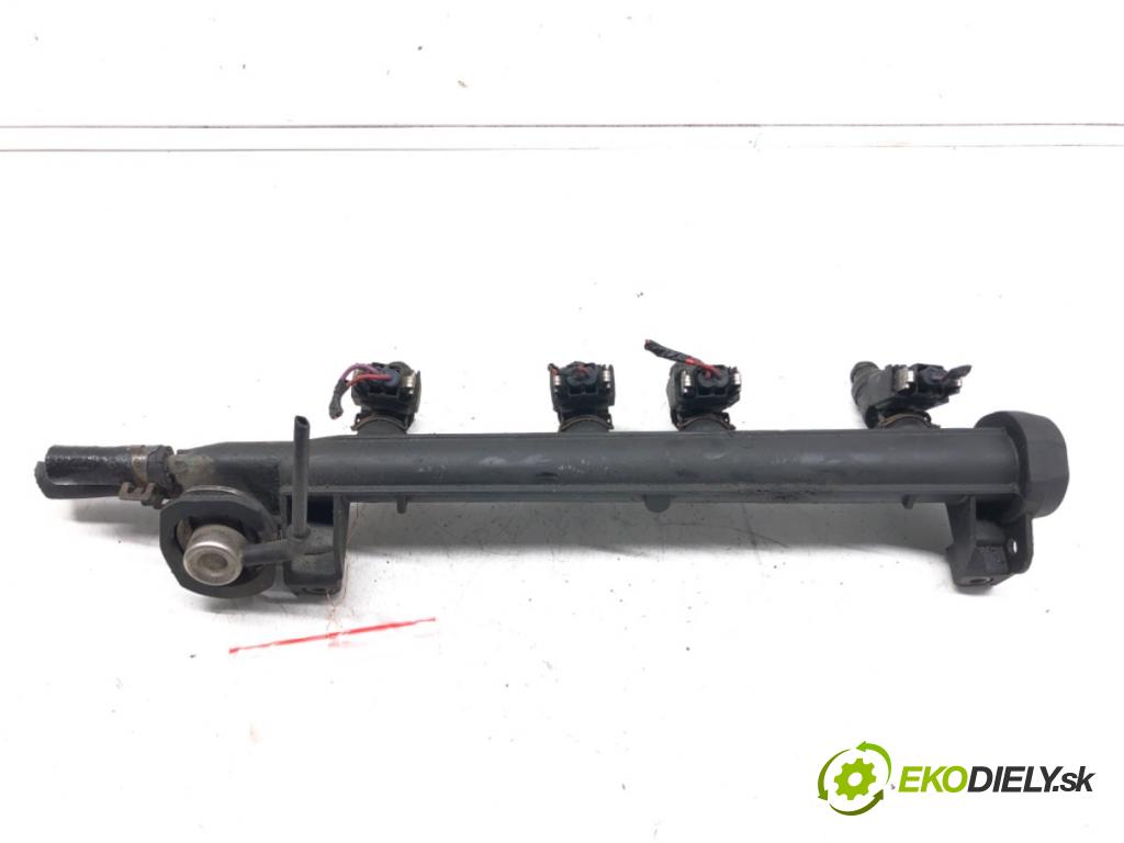 VW GOLF IV (1J1) 1997 - 2008    1.6 74 kW [100 KM] benzyna 1997 - 2004  Lišta vstrekovacia 037906031AA (Vstrekovacie lišty)