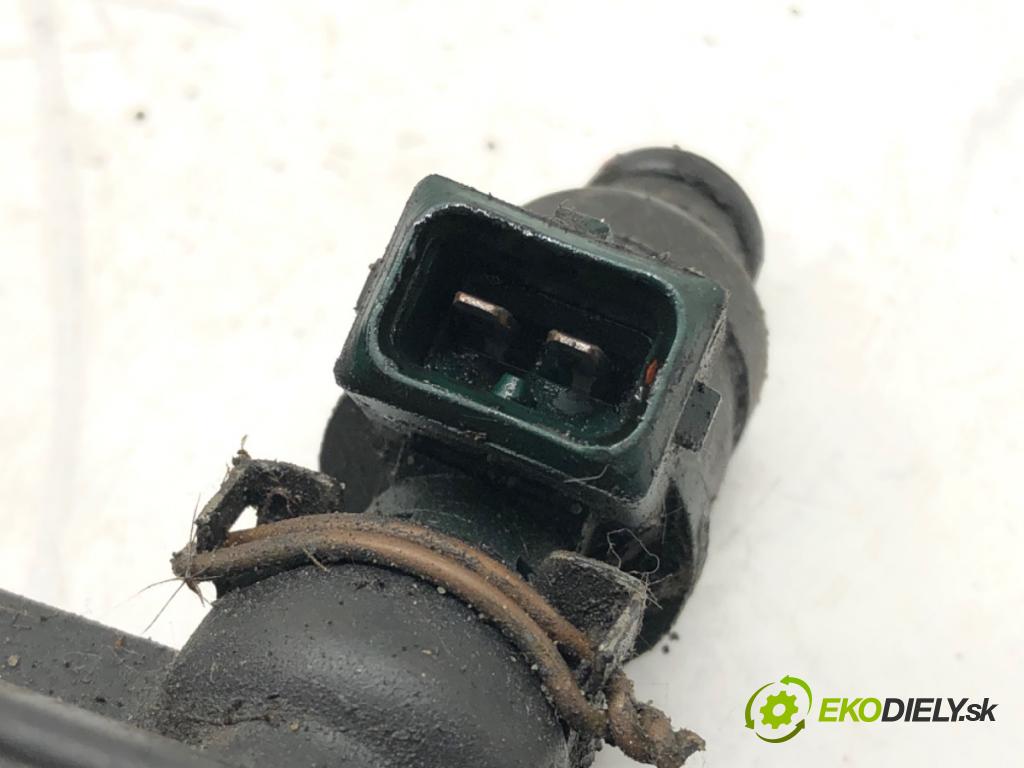 VW GOLF IV (1J1) 1997 - 2008    1.6 74 kW [100 KM] benzyna 1997 - 2004  Lišta vstrekovacia 037906031AA (Vstrekovacie lišty)