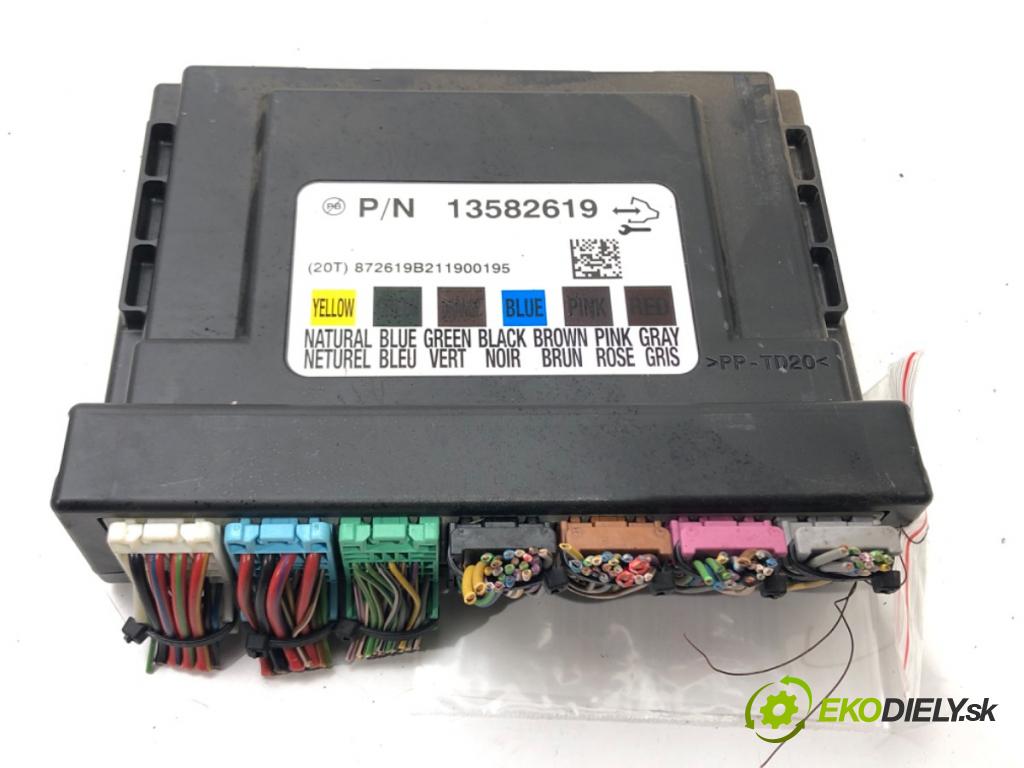 OPEL ASTRA J Sports Tourer (P10) 2010 - 2015    1.7 CDTI (35) 92 kW [125 KM] olej napędowy 2010 -   Modul komfortu 13582619 (Moduly komfortu)