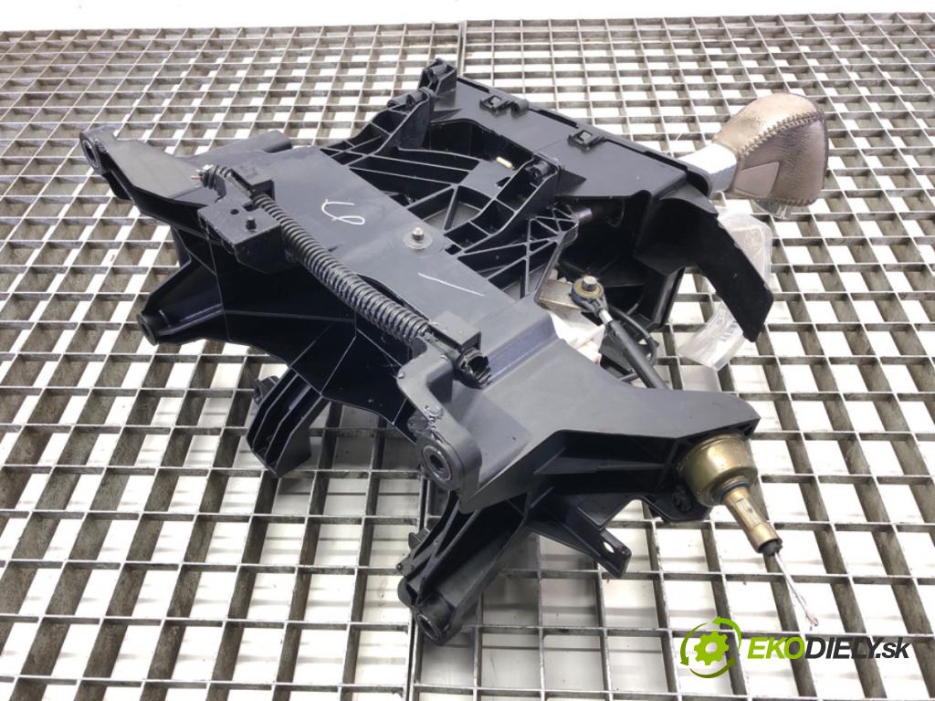 TOYOTA AVALON sedan (_X2_) 1999 - 2005    3.0 (MCX20) 157 kW [214 KM] benzyna 1999 - 2004  Kulisa  (Rýchlostné páky / kulisy)