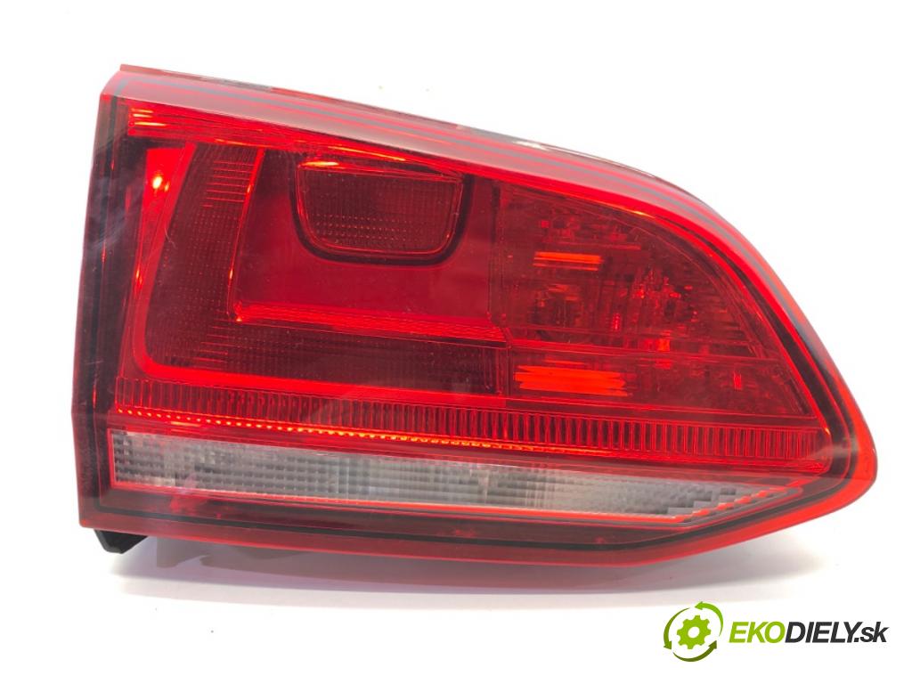 VW GOLF VII Kombi 2017 81 kW 1.6 TDI 1598 Svetlo zad pravá vnútorná 5G0945094D (Kľučka dverí ostatné)