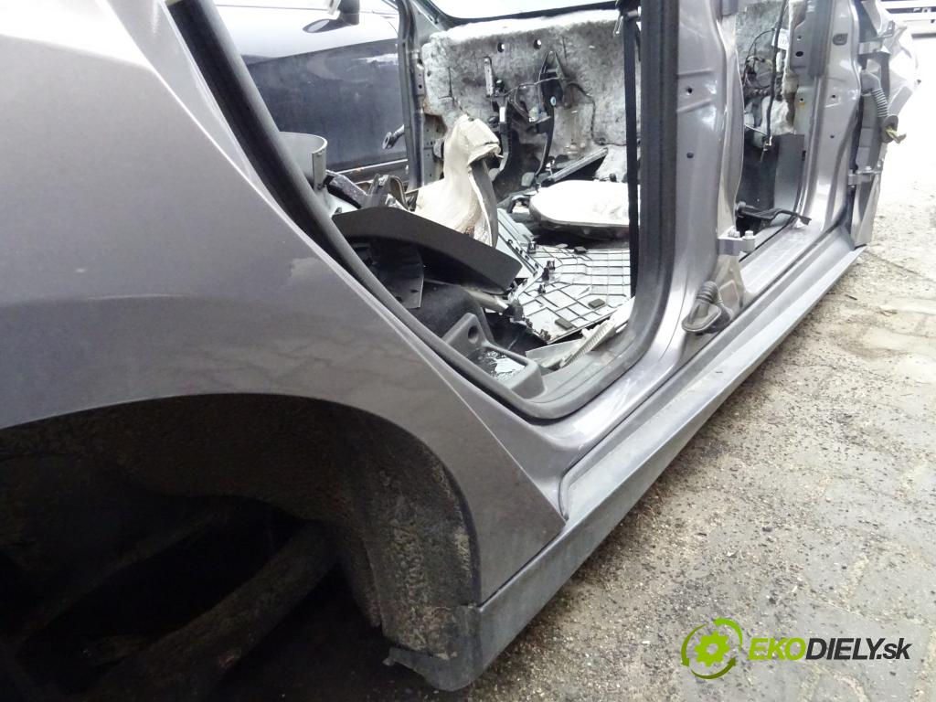 FORD FOCUS III Turnier 2010 - 2022    1.6 Ti 92 kW [125 KM] benzyna 2010 - 2022  ČTVRŤÁK zadní část blatník střecha práh