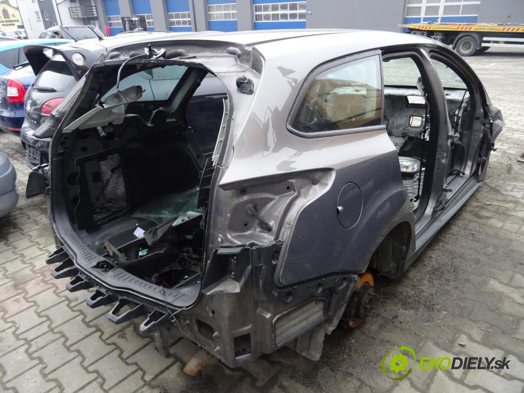 FORD FOCUS III Turnier 2010 - 2022    1.6 Ti 92 kW [125 KM] benzyna 2010 - 2022  ČTVRŤÁK zadní část blatník střecha práh