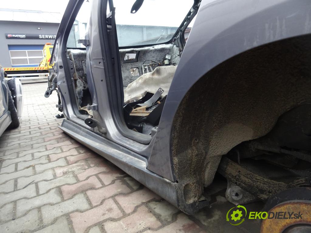 FORD FOCUS III Turnier 2010 - 2022    1.6 Ti 92 kW [125 KM] benzyna 2010 - 2022  ČTVRŤÁK zadní část blatník střecha práh