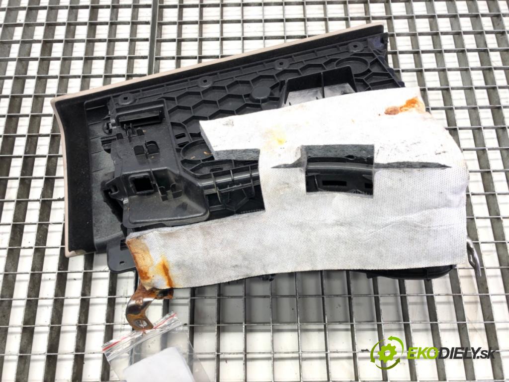 BMW 3 (F30, F80) 2011 - 2018    340 i xDrive 240 kW [326 KM] benzyna 2015 - 2018  Priehradka, kastlík spolujazdca  (Priehradky, kastlíky)