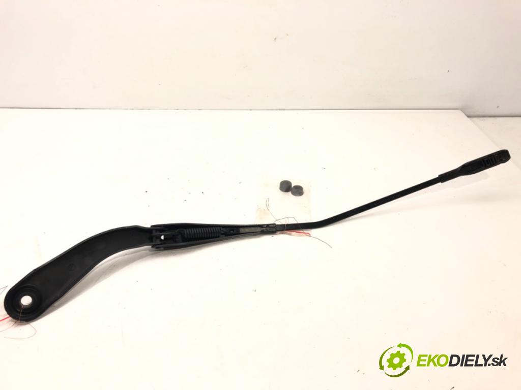 BMW 3 (F30, F80) 2011 - 2018    340 i xDrive 240 kW [326 KM] benzyna 2015 - 2018  ramena stěrače pravý přední část 7260474
