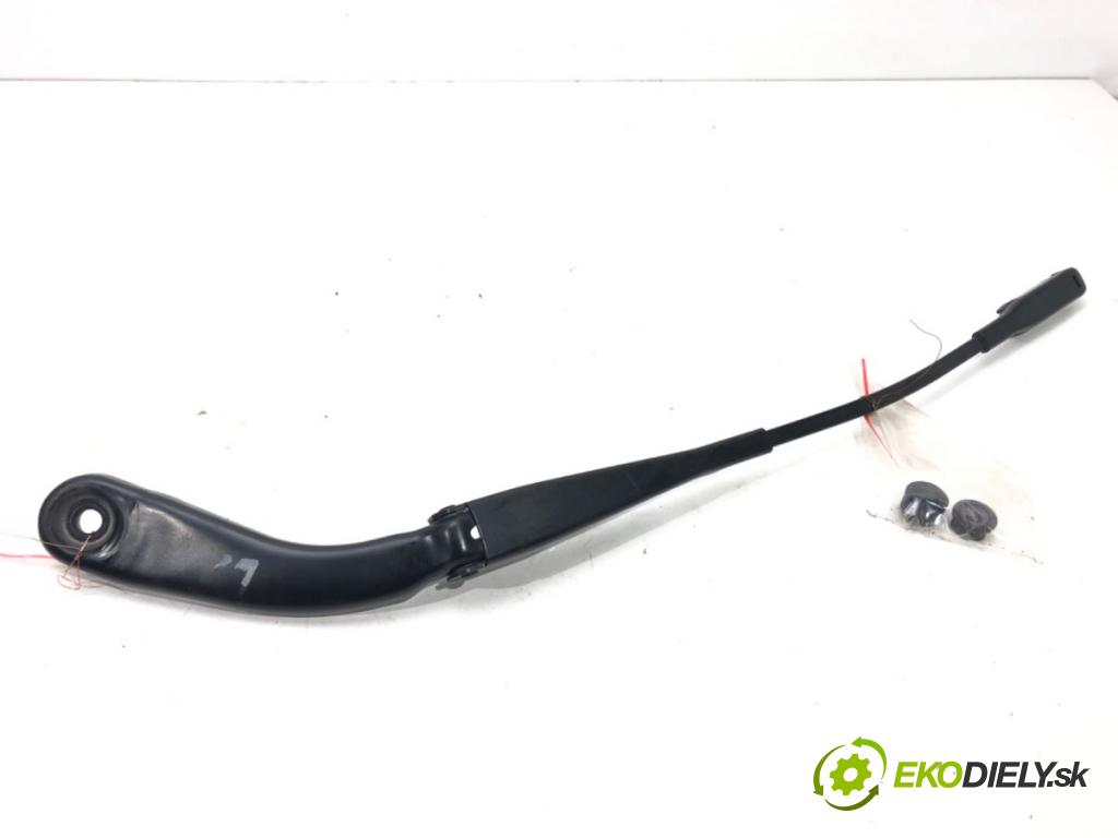 BMW 3 (F30, F80) 2011 - 2018    340 i xDrive 240 kW [326 KM] benzyna 2015 - 2018  ramena stěrače levý přední část 7260469