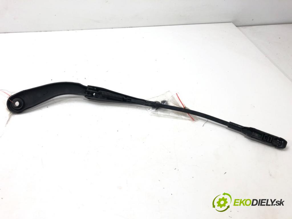 BMW 3 (F30, F80) 2011 - 2018    340 i xDrive 240 kW [326 KM] benzyna 2015 - 2018  ramena stěrače levý přední část 7260469