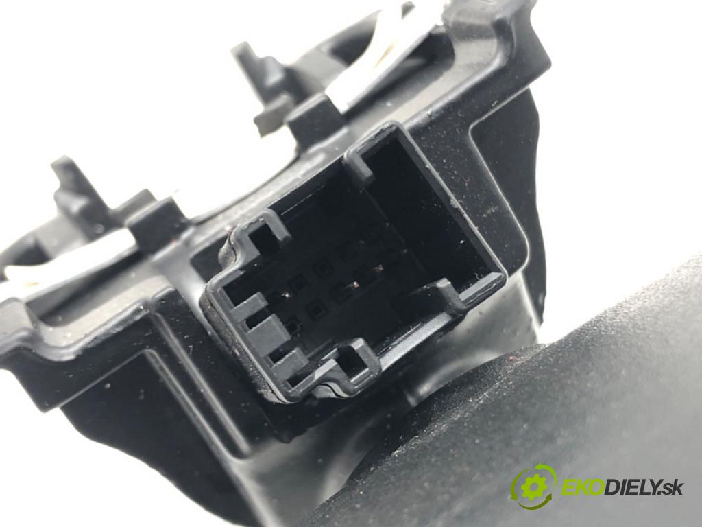 BMW 3 (F30, F80) 2011 - 2018    340 i xDrive 240 kW [326 KM] benzyna 2015 - 2018  zpětné zrcátko vnitřní 9345368 (Světla vnitřní)