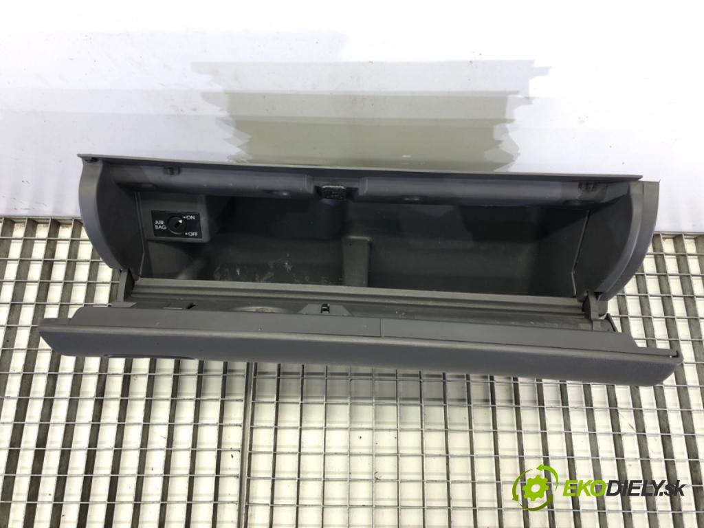 SEAT LEON (1M1) 1999 - 2006    1.6 16 V 77 kW [105 KM] benzyna 2000 - 2006  Priehradka, kastlík spolujazdca  (Priehradky, kastlíky)