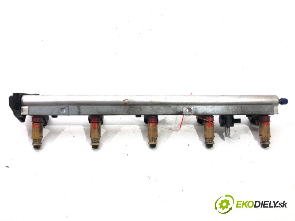 VOLVO S40 II (544) 2003 - 2012    2.4 125 kW [170 KM] benzyna 2004 - 2012  Lišta vstrekovacia 8699448 (Vstrekovacie lišty)