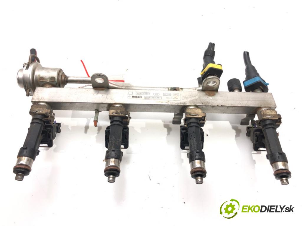 OPEL CORSA E (X15) 2014 - 2022    1.4 Turbo (08, 68) 74 kW [101 KM] benzyna 2014 - 2  Lišta vstrekovacia 55577580 0280158205 (Vstrekovacie lišty)