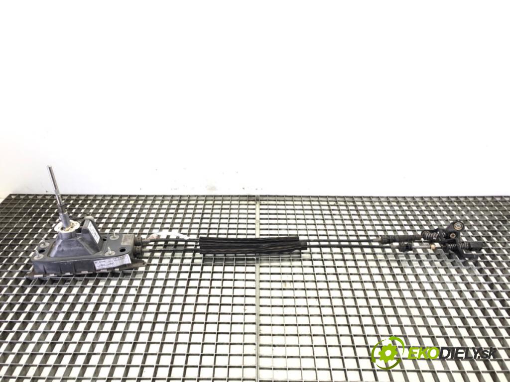 SEAT LEON (1P1) 2005 - 2013    1.4 TSI 92 kW [125 KM] benzyna 2007 - 2012  Kulisa 1Q0711049C (Rýchlostné páky / kulisy)