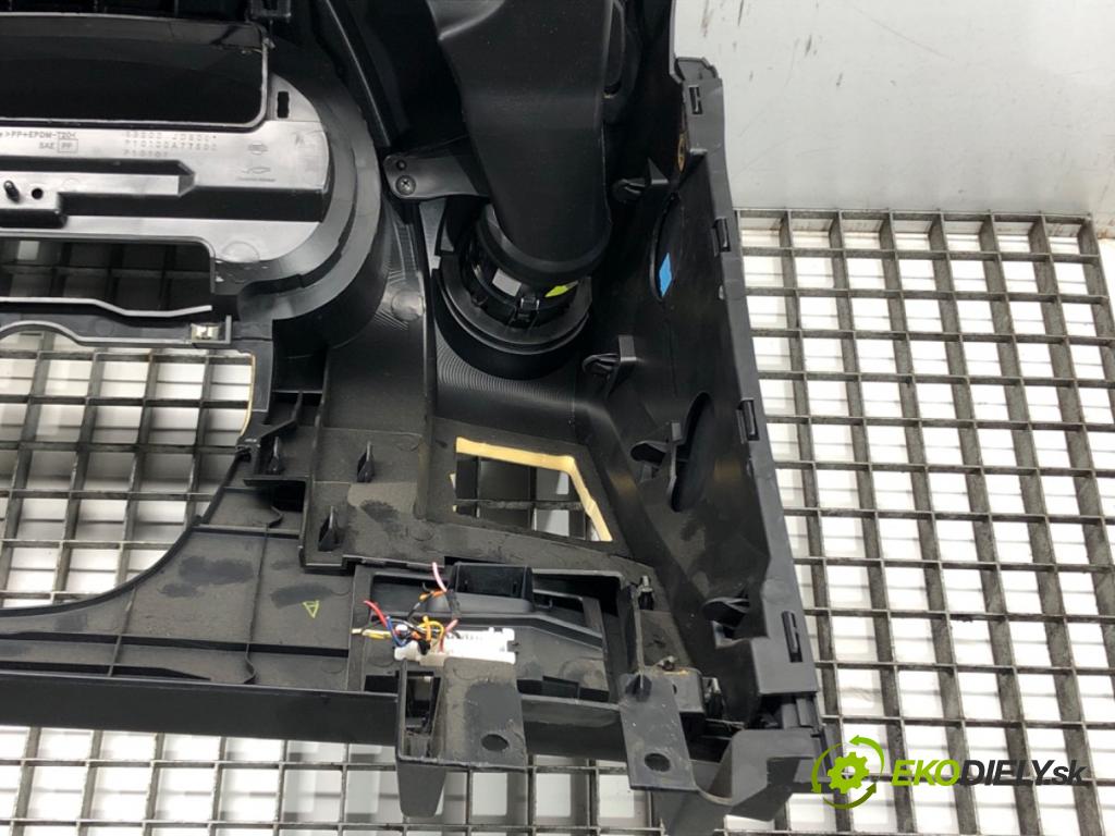 NISSAN QASHQAI / QASHQAI +2 I (J10, NJ10, JJ10E) 2006 - 2014    1.6 84 kW [114 KM] benzyna 2007 - 2013  Palubná doska  (Palubné dosky)