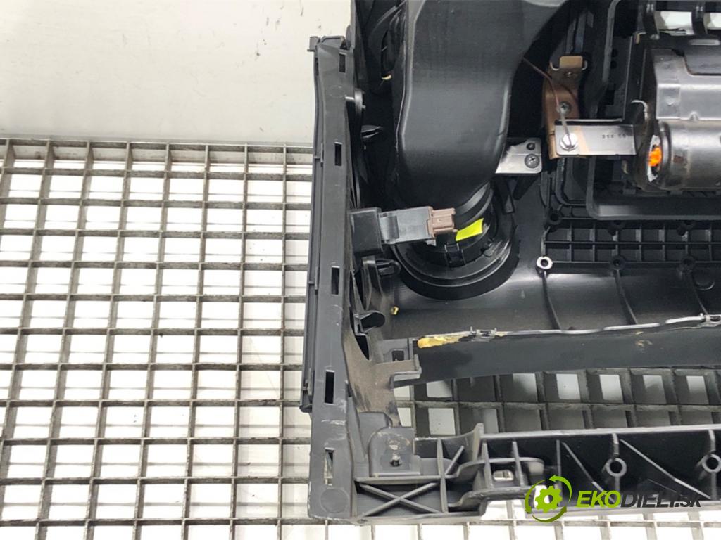 NISSAN QASHQAI / QASHQAI +2 I (J10, NJ10, JJ10E) 2006 - 2014    1.6 84 kW [114 KM] benzyna 2007 - 2013  Palubná doska  (Palubné dosky)