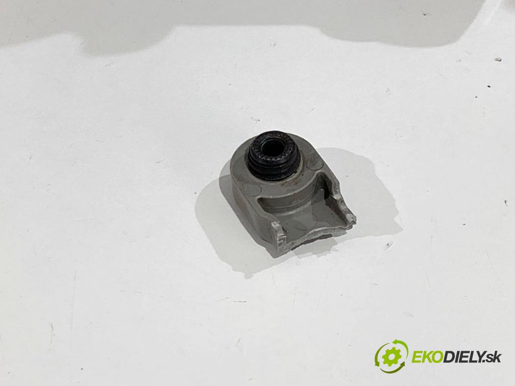 MERCEDES-BENZ W203 sedan 2003 120 kW C 200 Kompressor (203.042) 1796 Svetlomet ľavy predný XENON A2038203761