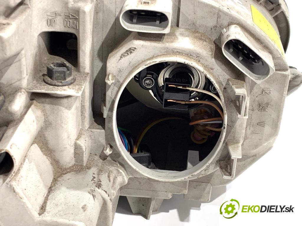 MERCEDES-BENZ W203 sedan 2003 120 kW C 200 Kompressor (203.042) 1796 Svetlomet ľavy predný XENON A2038203761