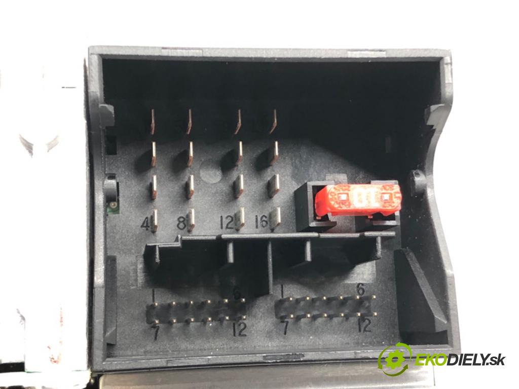 BMW 1 (E87) 2003 - 2013    118 d 90 kW [122 KM] olej napędowy 2004 - 2007  RADIO 6975015 (Audio zariadenia)